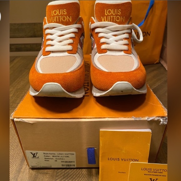LOUIS VUITTON SNEAKERS - Picture 1 of 5